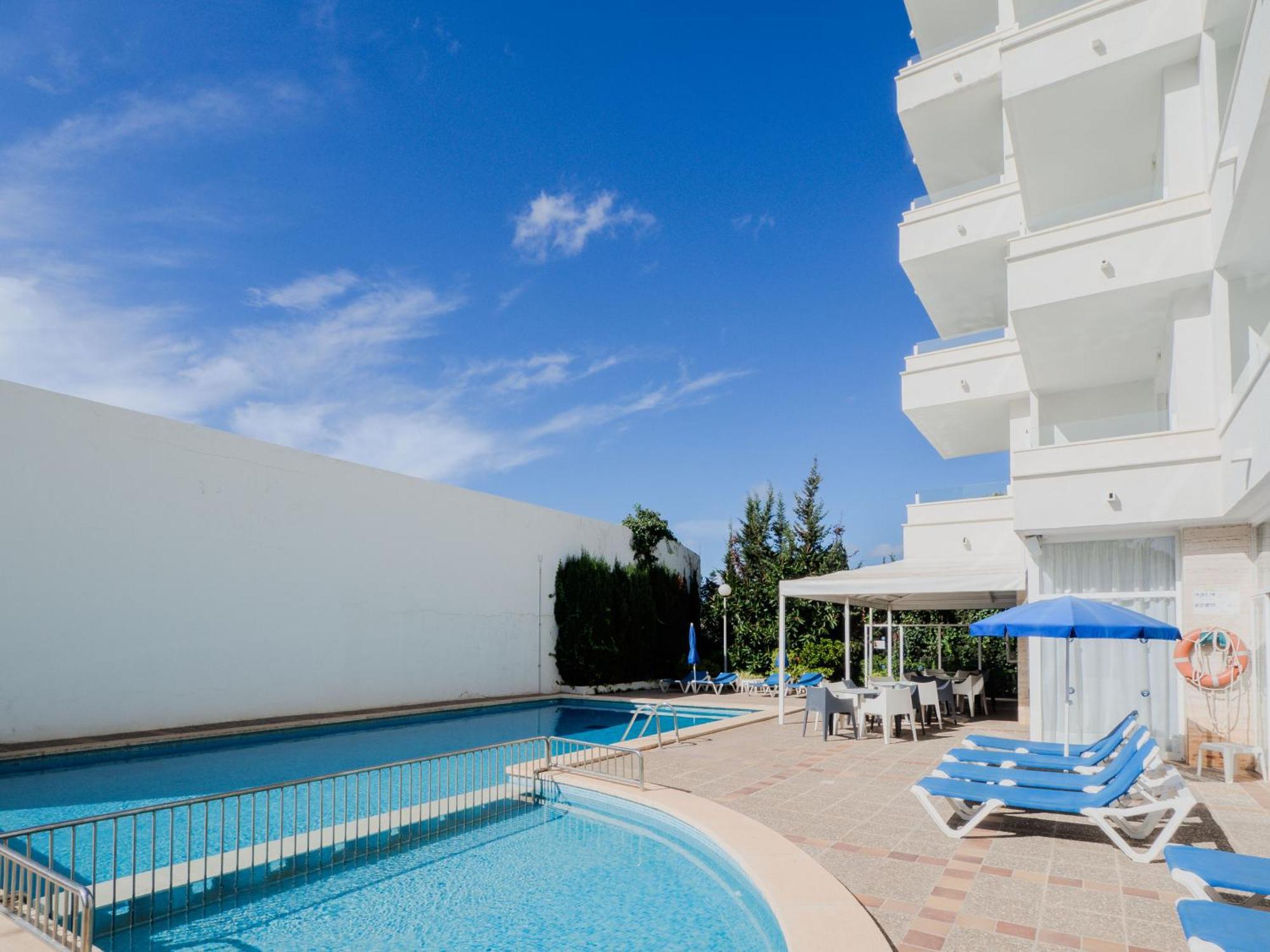 Apartamentos La Santa Maria Cala Millor  Luaran gambar