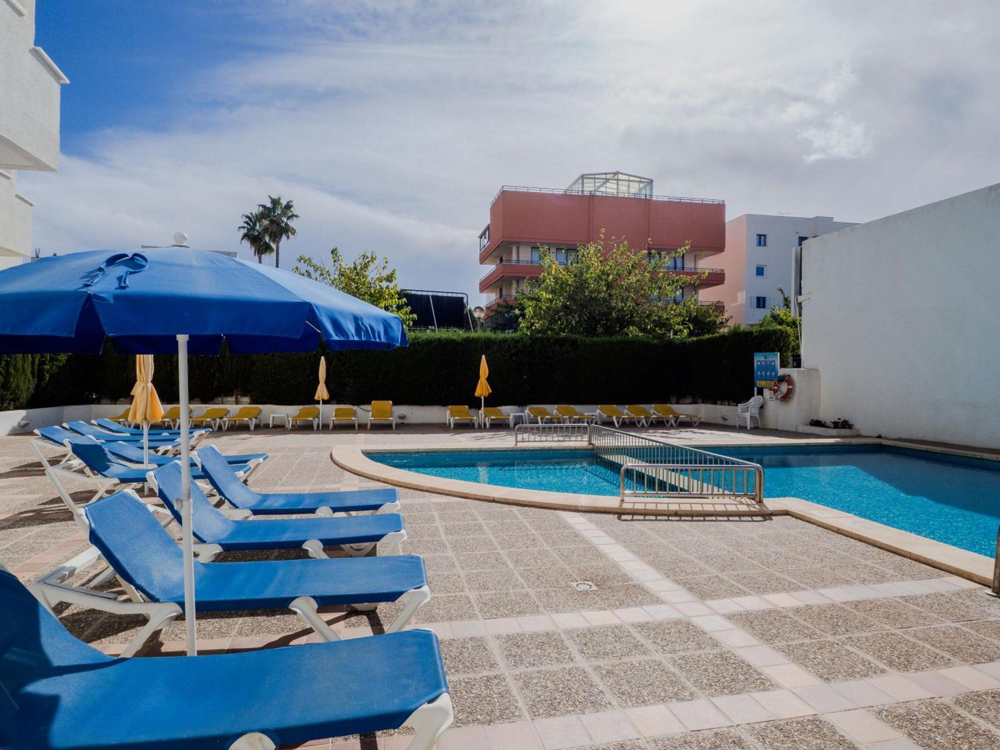 Apartamentos La Santa Maria Cala Millor  Luaran gambar